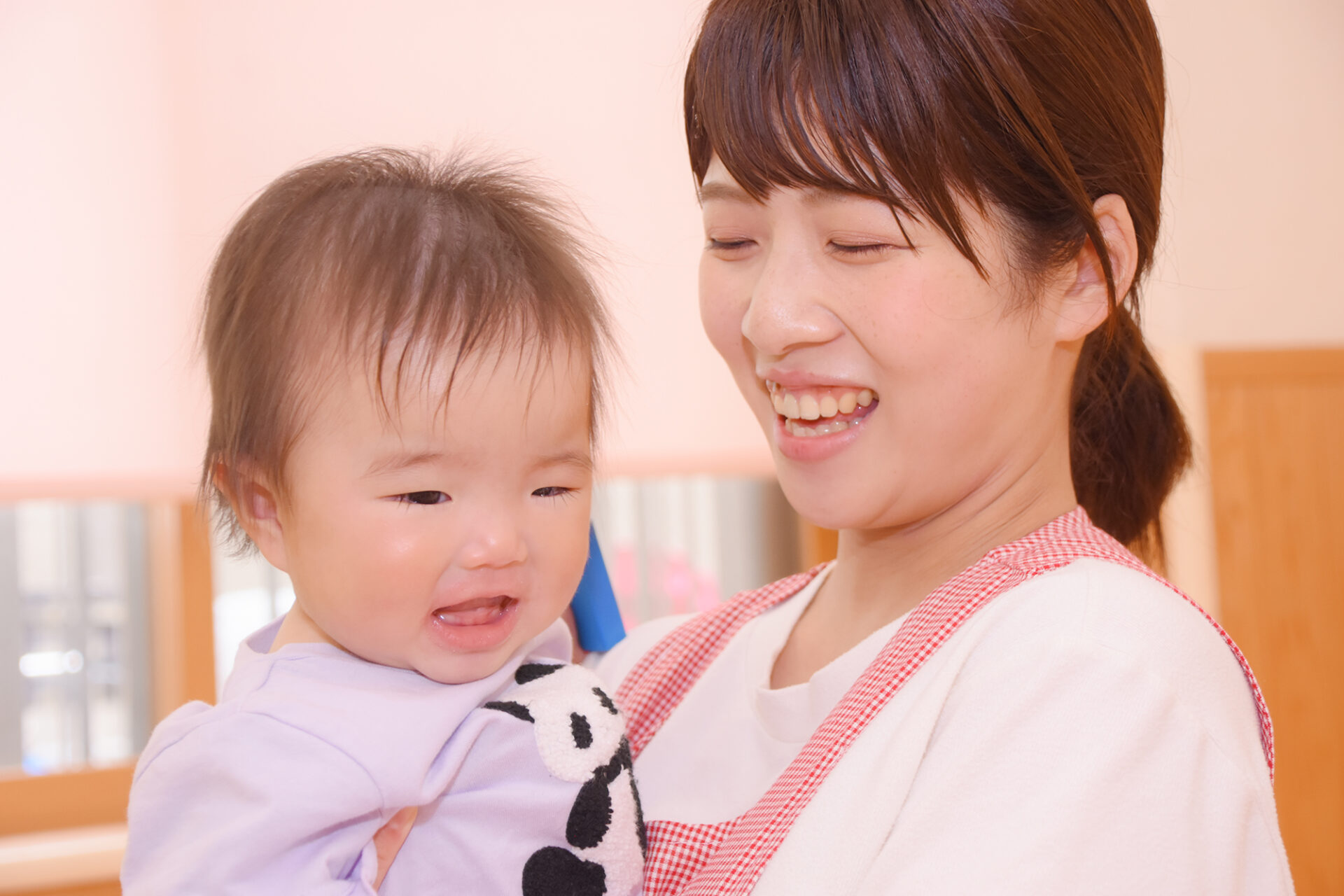 保育士と園児